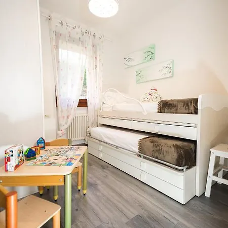 Ulivi Beth's House Апартаменты Бренцоне-суль-Гарда